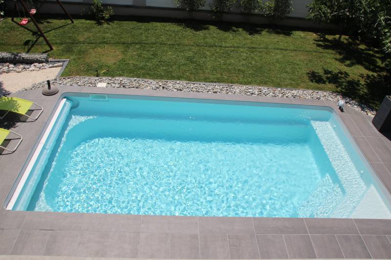 Piscine coque avec volet pas cher immergé AVIGNON