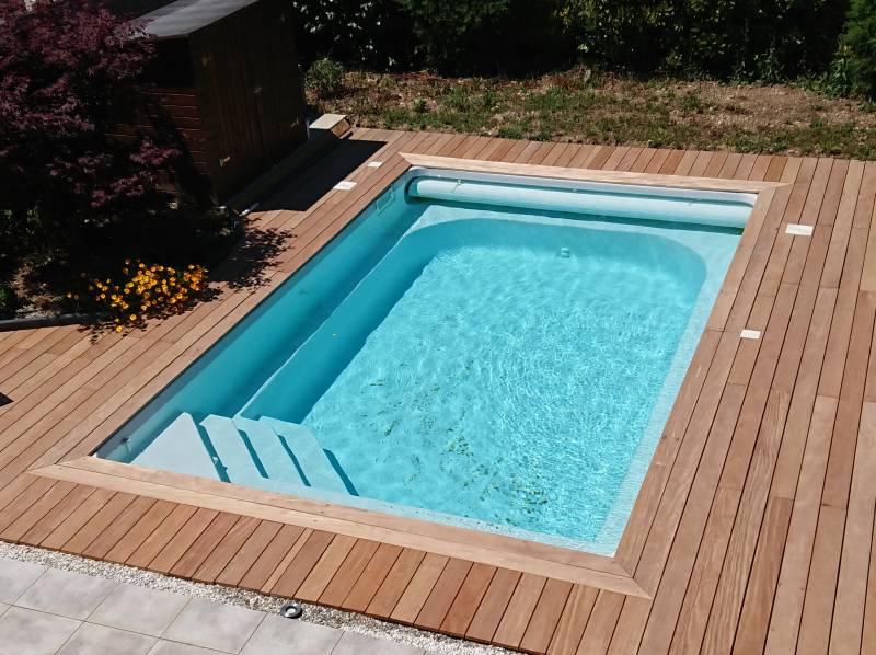 piscine coque polyester volet immergé BEDARRIDES